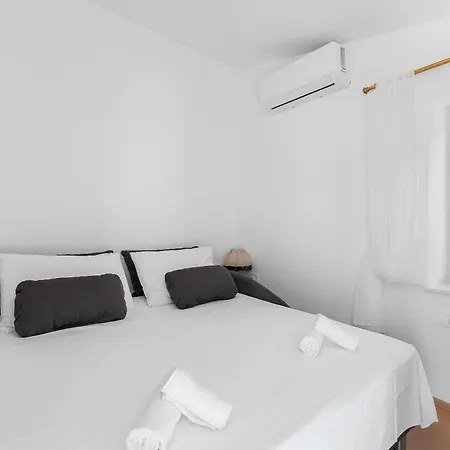 Charming Casa Piccola Draga Bašćanska